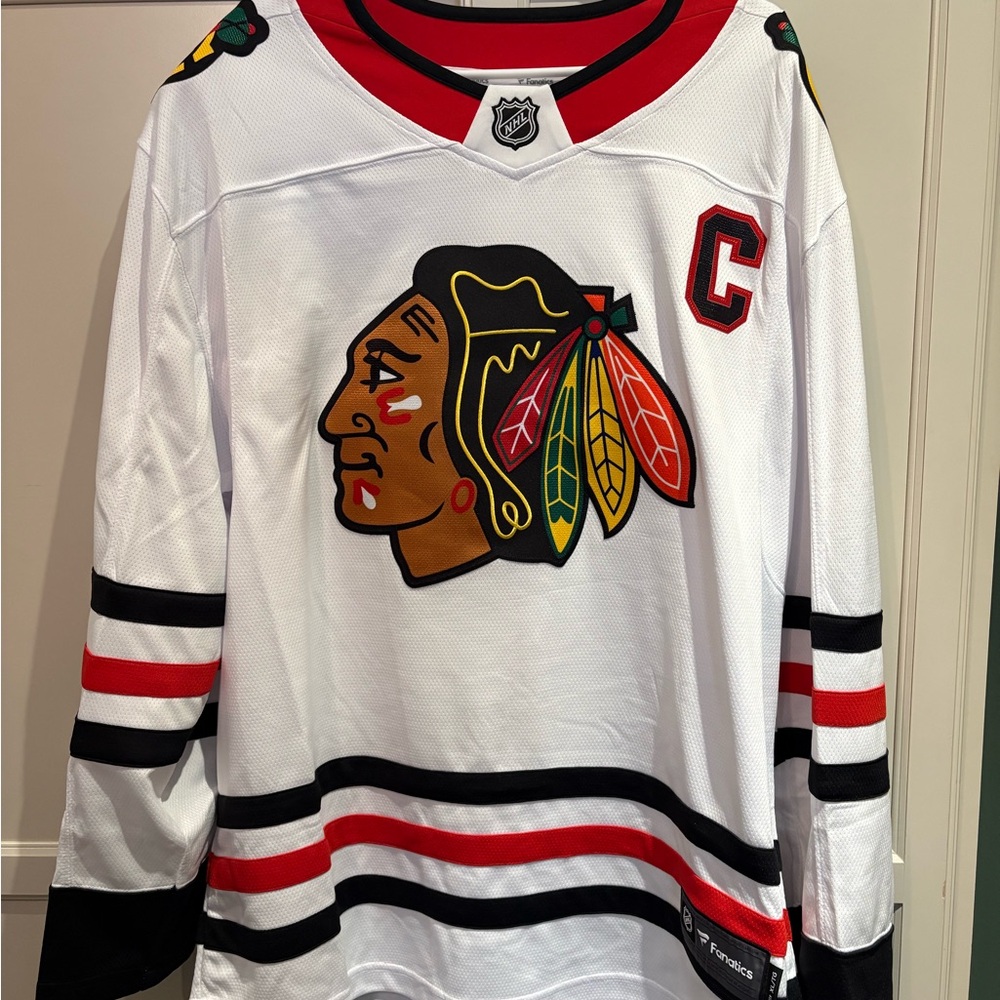 BRAND NEW! Jonathan Toews Fanatics NHL Licensed Jersey - Black, White, Red